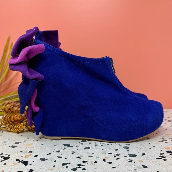 Jeffrey Campbell Blue Suede Leather Bow Back Zip Women’s Wedge Booties Sz 8.5 - Picture 4 of 13